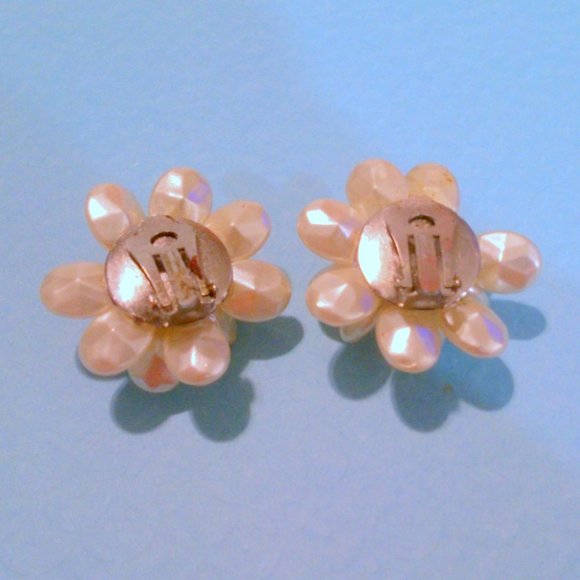 Vintage Faux Pearl Cluster Clip On Earrings - Picture 3 of 3